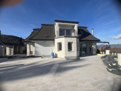 Családi villa